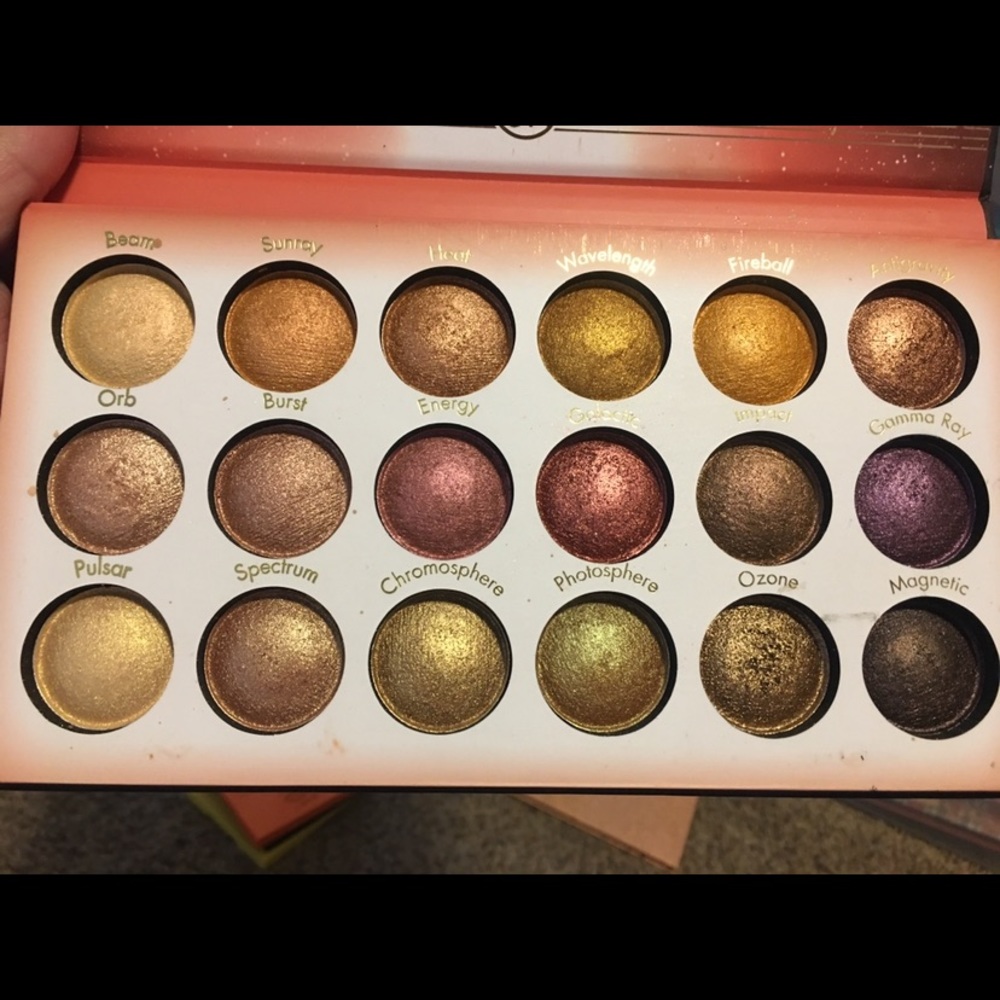 BH Cosmetics Solar Flare baked eyeshadow pallet